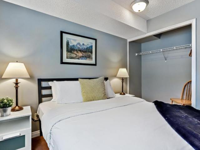 New! Cozy Rocky Mountain Chalet Managed By Little Sister Getaways Канмор Экстерьер фото